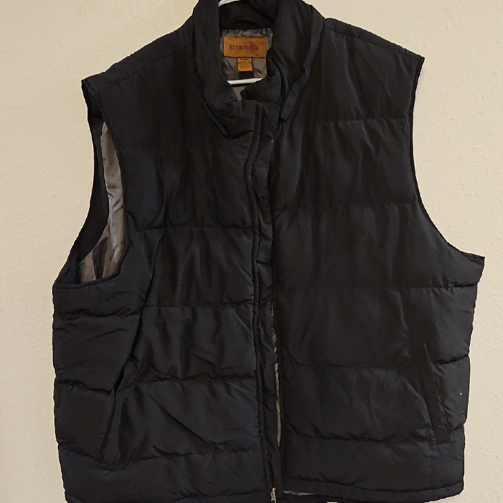 Men's Black Puffer Vest